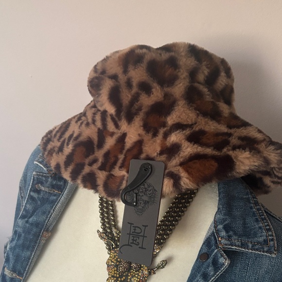 Ed Hardy Brown Leopard Bucket Hat with Skull Design NWT - Picture 6 of 11